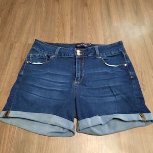 Mid-rise Dark Blue Jean Shorts